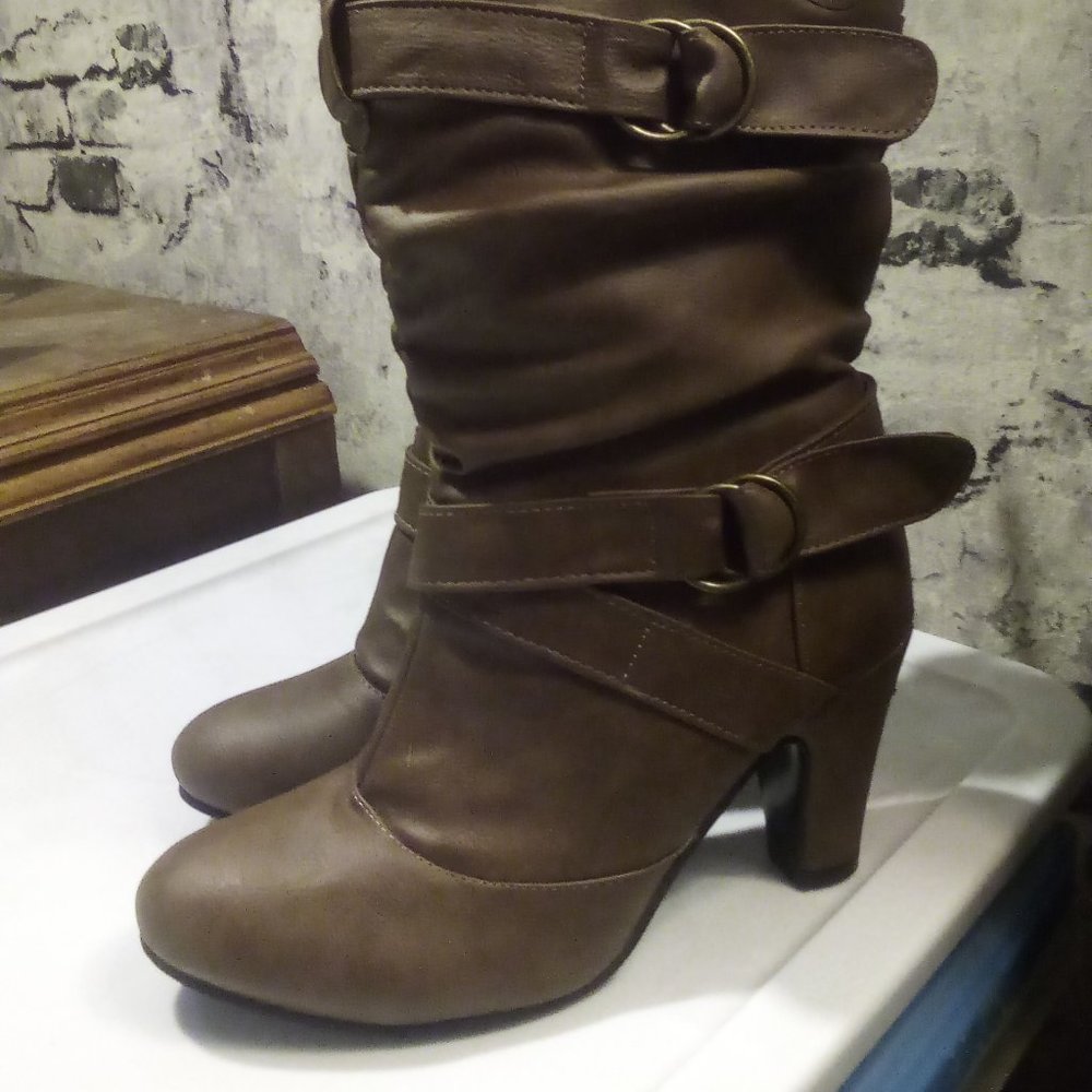 Twisted Slouch Heeled Boots